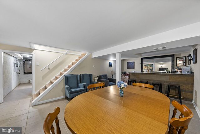 2 GODFREY DR, Hamilton, NJ 08610