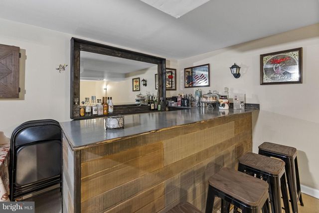 2 GODFREY DR, Hamilton, NJ 08610