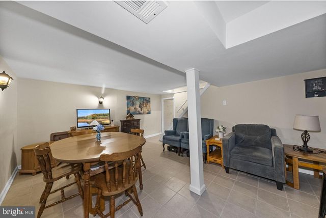 2 GODFREY DR, Hamilton, NJ 08610