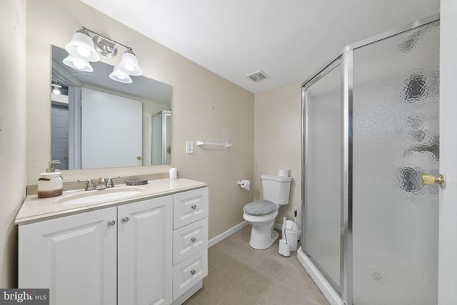 2 GODFREY DR, Hamilton, NJ 08610