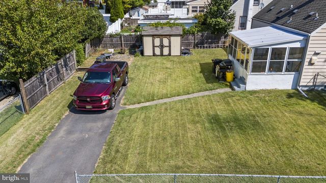 2 GODFREY DR, Hamilton, NJ 08610