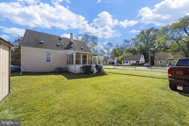 2 GODFREY DR, Hamilton, NJ 08610