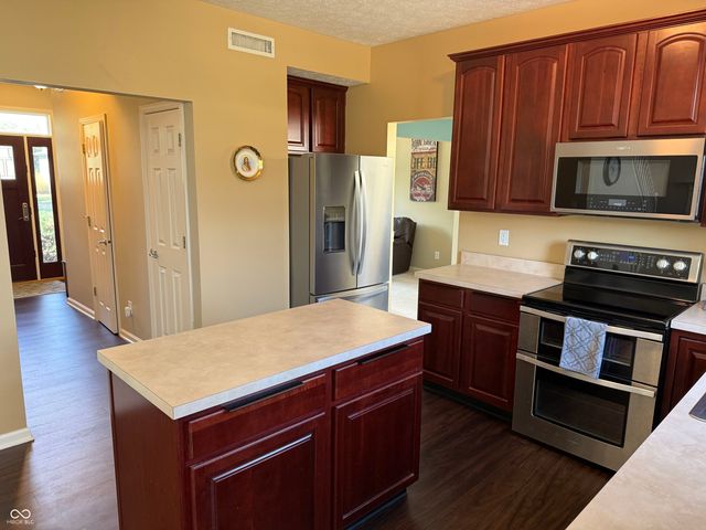 1617 Cottongrass Drive, Brownsburg, IN 46112