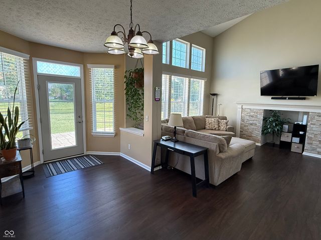 1617 Cottongrass Drive, Brownsburg, IN 46112