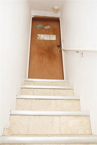 89 warren Avenue, East Providence, RI 02914