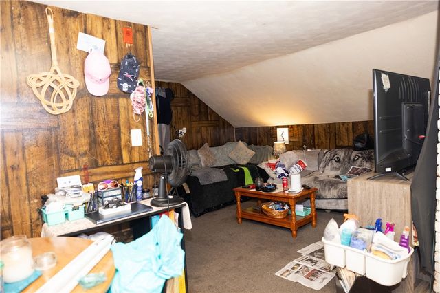 89 warren Avenue, East Providence, RI 02914