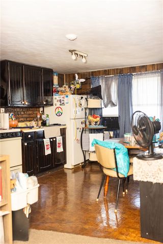 89 warren Avenue, East Providence, RI 02914