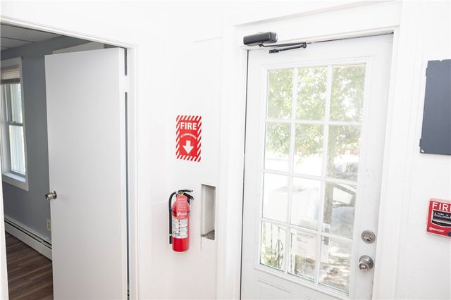 89 warren Avenue, East Providence, RI 02914