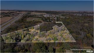 302 SILVER CREEK Road, De Witt, IA 52742