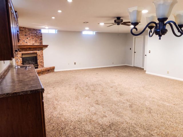 2206 N Basswood Ct, Derby, KS 67037
