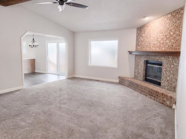 2206 N Basswood Ct, Derby, KS 67037