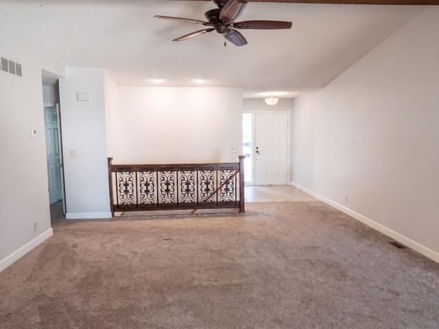 2206 N Basswood Ct, Derby, KS 67037