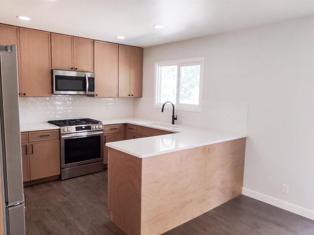 2206 N Basswood Ct, Derby, KS 67037