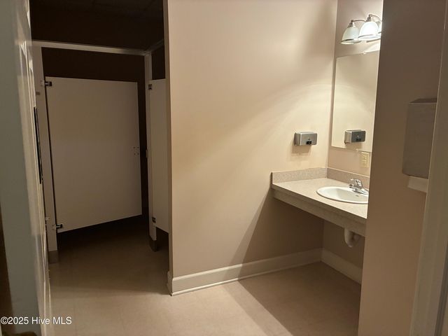 1880 W City Drive Suites A&B, Elizabeth Cty, NC 27909