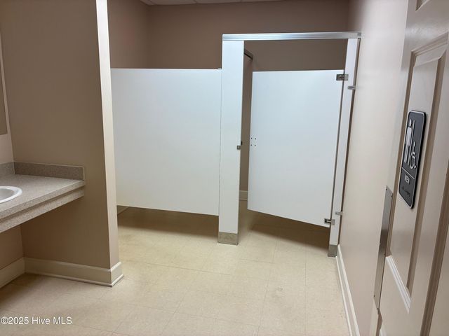 1880 W City Drive Suites A&B, Elizabeth Cty, NC 27909