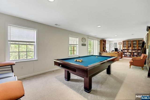 6 Boulder Run, Oakland, NJ 07436