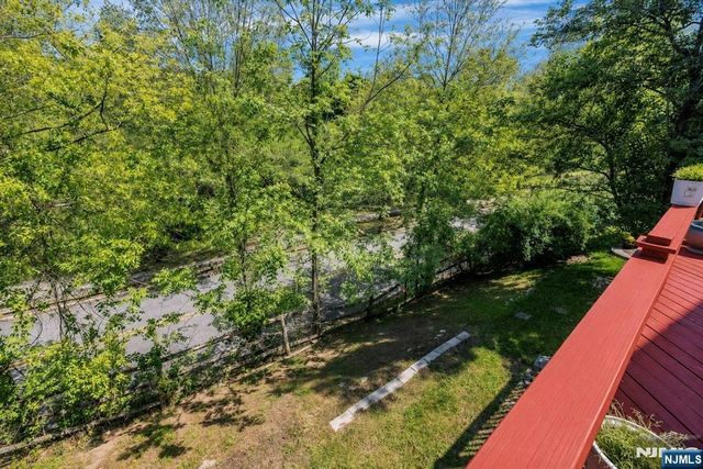 6 Boulder Run, Oakland, NJ 07436