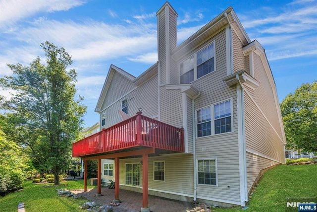 6 Boulder Run, Oakland, NJ 07436