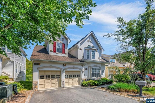 6 Boulder Run, Oakland, NJ 07436