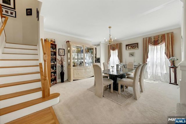 6 Boulder Run, Oakland, NJ 07436