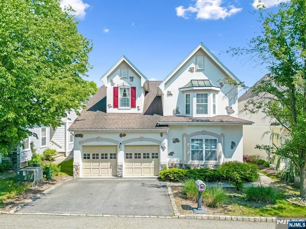 6 Boulder Run, Oakland, NJ 07436