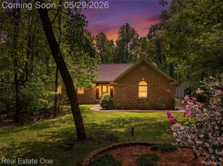 4640 Oak Lane, Hamburg Township, MI 48189