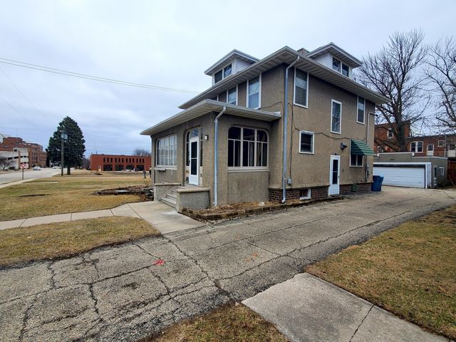 1612 5th Street, Peru, IL 61354