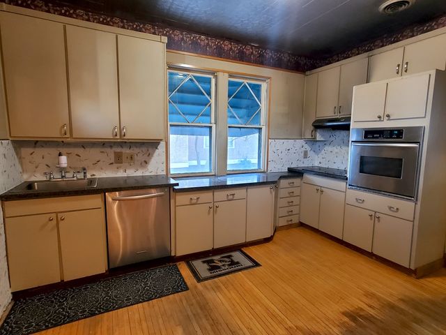 1612 5th Street, Peru, IL 61354