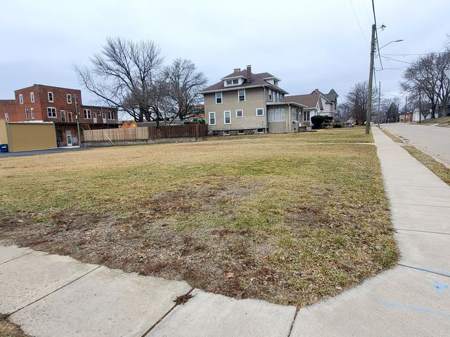 1612 5th Street, Peru, IL 61354