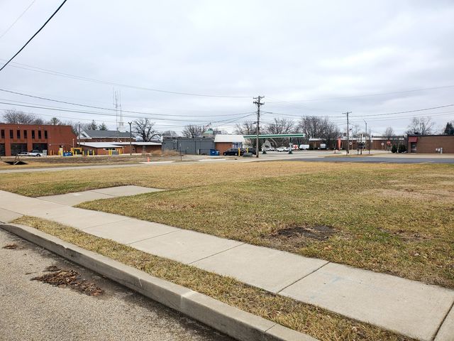 1612 5th Street, Peru, IL 61354