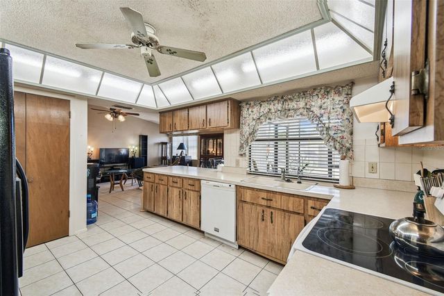 7631 SUMMERTREE LANE, New Port Richey, FL 34653