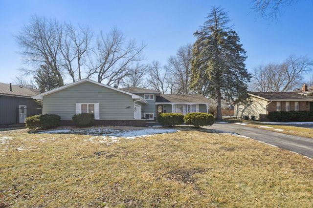 1040 Fran Lin Parkway, Munster, IN 46321