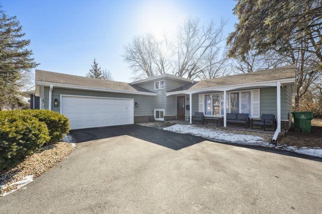 1040 Fran Lin Parkway, Munster, IN 46321