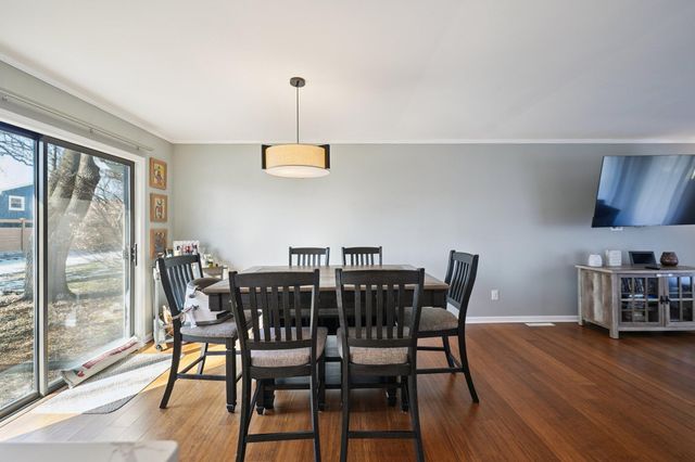 1040 Fran Lin Parkway, Munster, IN 46321