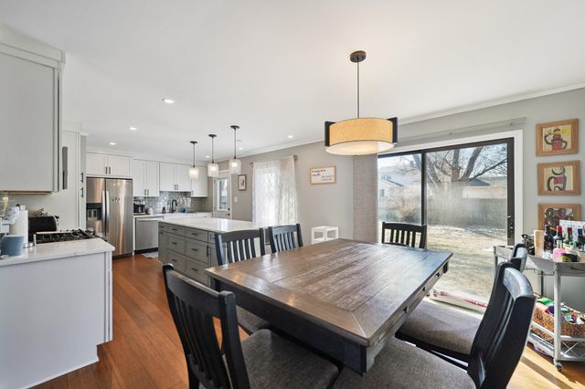 1040 Fran Lin Parkway, Munster, IN 46321