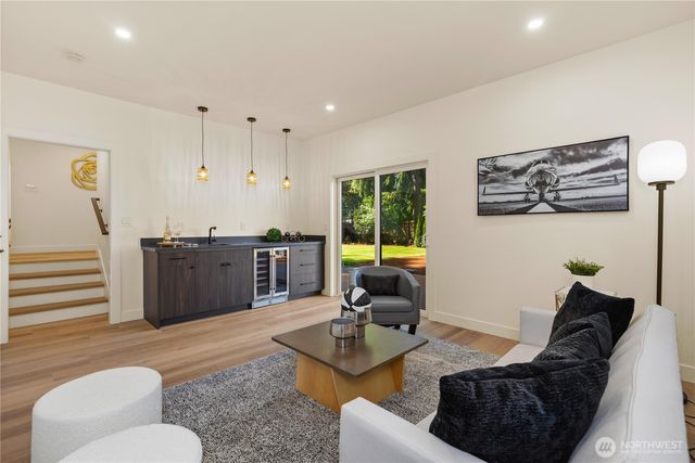 16142 SE 42nd Place, Bellevue, WA 98006