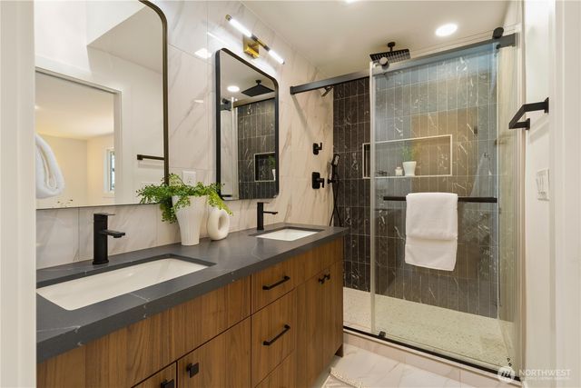 16142 SE 42nd Place, Bellevue, WA 98006