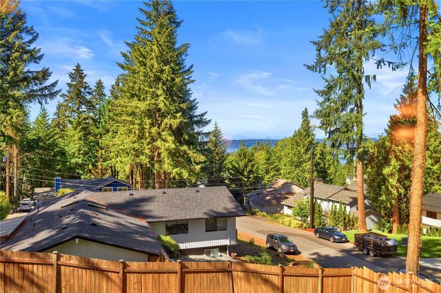 16142 SE 42nd Place, Bellevue, WA 98006