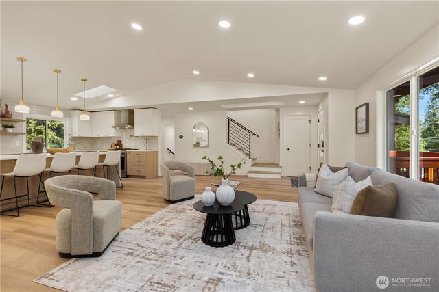16142 SE 42nd Place, Bellevue, WA 98006
