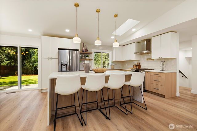16142 SE 42nd Place, Bellevue, WA 98006