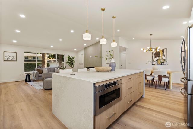 16142 SE 42nd Place, Bellevue, WA 98006