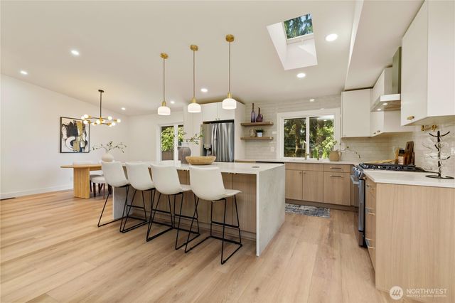 16142 SE 42nd Place, Bellevue, WA 98006