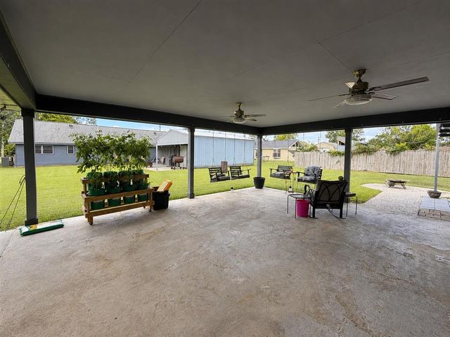 106 E Wayside Drive, Westlake, LA 70669