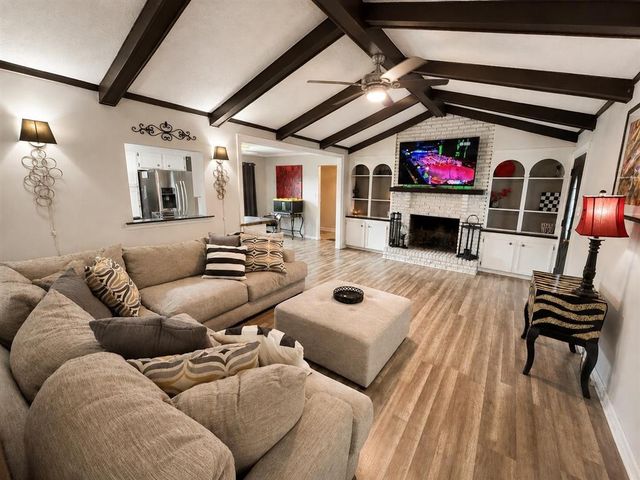106 E Wayside Drive, Westlake, LA 70669
