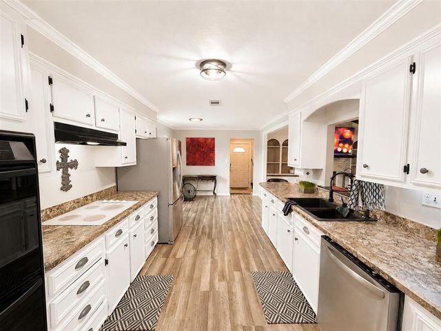 106 E Wayside Drive, Westlake, LA 70669