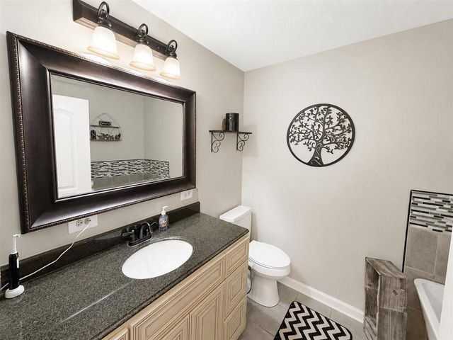 106 E Wayside Drive, Westlake, LA 70669