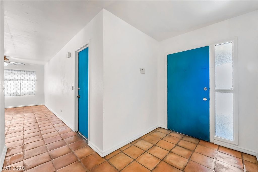 6604 Larchwood Lane, Las Vegas, NV 89103 — photo 2