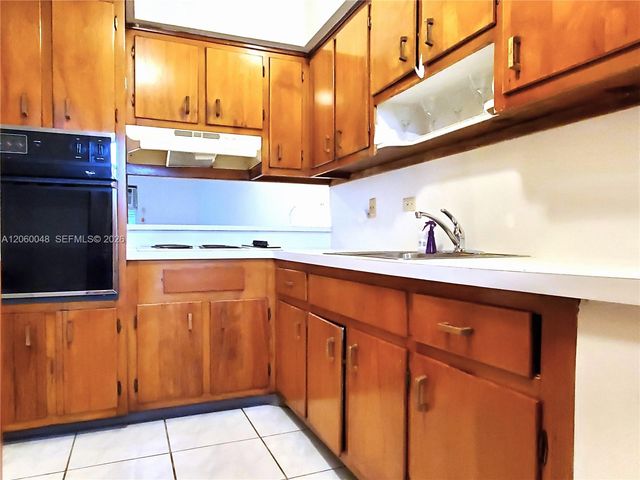 6580 Santona Street A26, Coral Gables, FL 33146