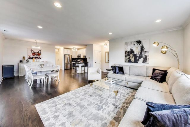 2130 W Division Street 4W, Chicago, IL 60622