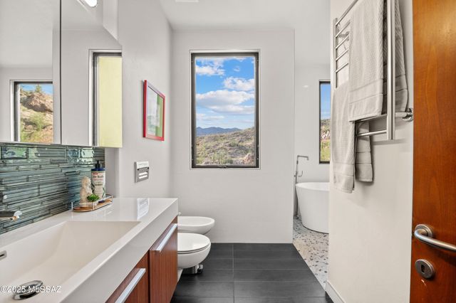 3898 N Camino Ojo De Agua, Tucson, AZ 85749